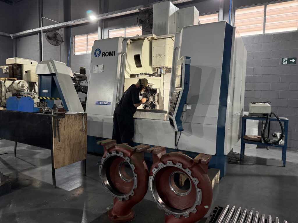 Torno CNC Okuma